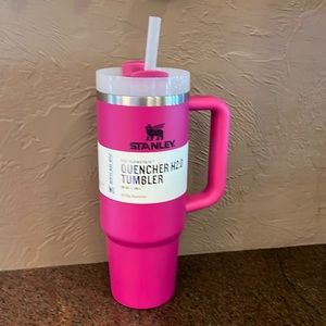 NWT 30oz Fuchsia Stanley  Quencher